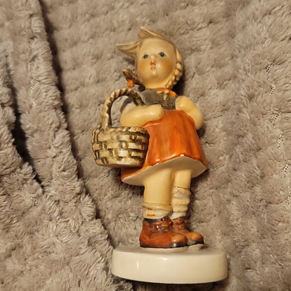 Hummel figure